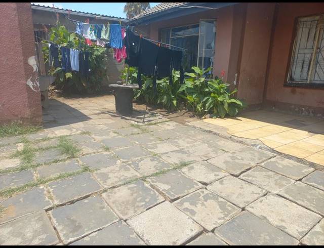 BUSINESS FOR SALE IN KEMPTON PARK WEST